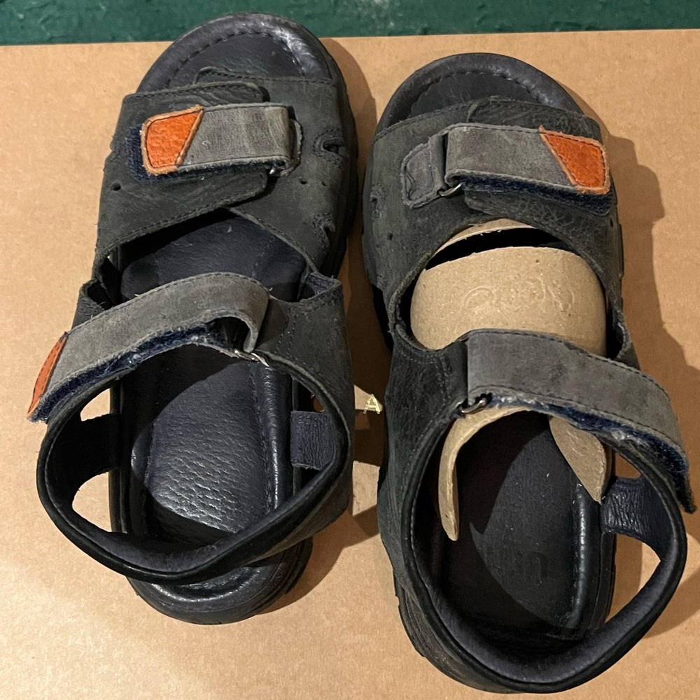 Genuine leather boy’s blue UMI brand sandals. Size 32 - US size 1.